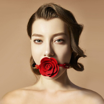 Розкішний кляп у вигляді троянди Zalo - Rose Ball Gag, подвійне використання Розкішний кляп у вигляді троянди Zalo - Rose Ball Gag, подвійне використання